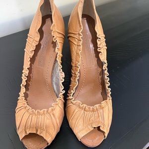 BCBG heels Size 5 1/2
